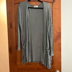 Carly Jean basic kimono black and white stripe size s